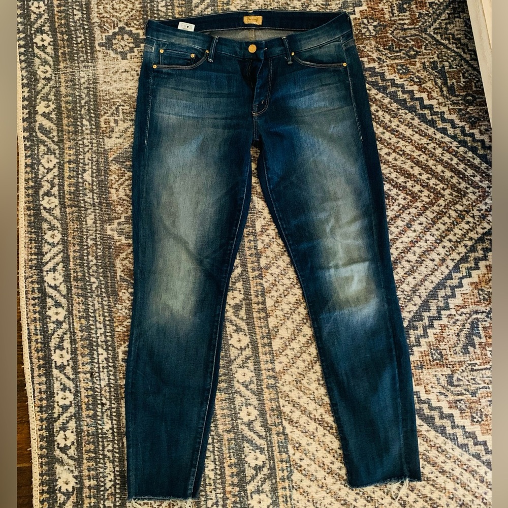 MOTHER Jeans The Looker Ankle Fray